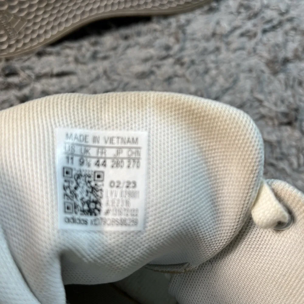 adidas bravada mid